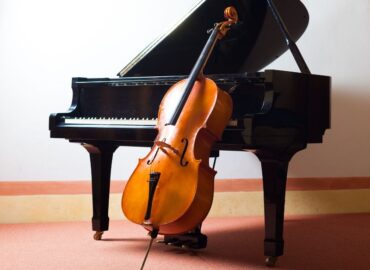 Muzyka klasyczna jako relaksacyjna – na zdjęciu instrumenty klasyczne.